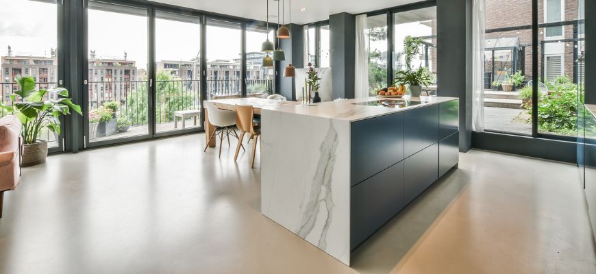 ‘Do It All’ Cleaning Services vs. Specialty Cleaning Services